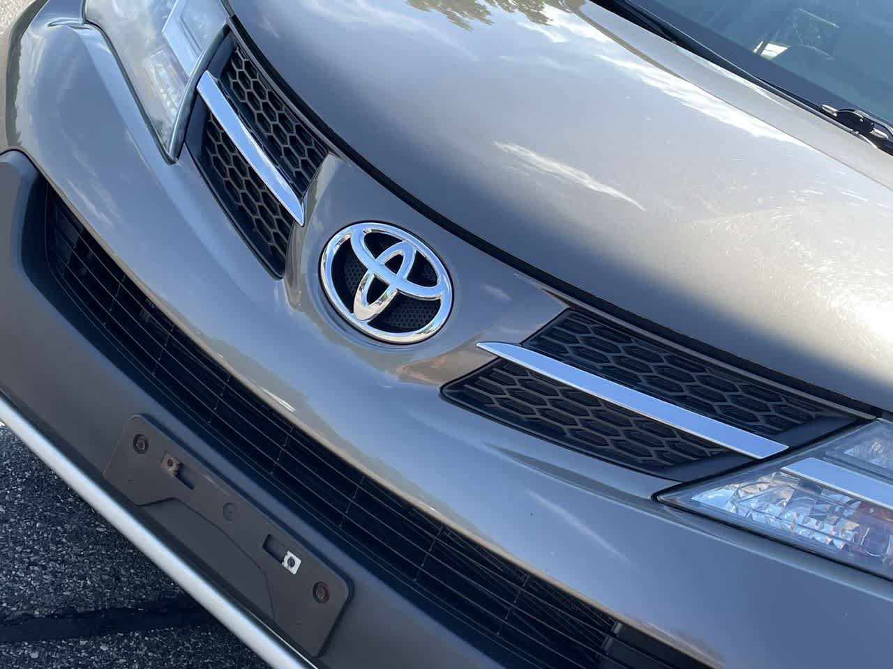Used 2014 Toyota RAV4 Limited w/ Technology Package AWD/4WD image 35