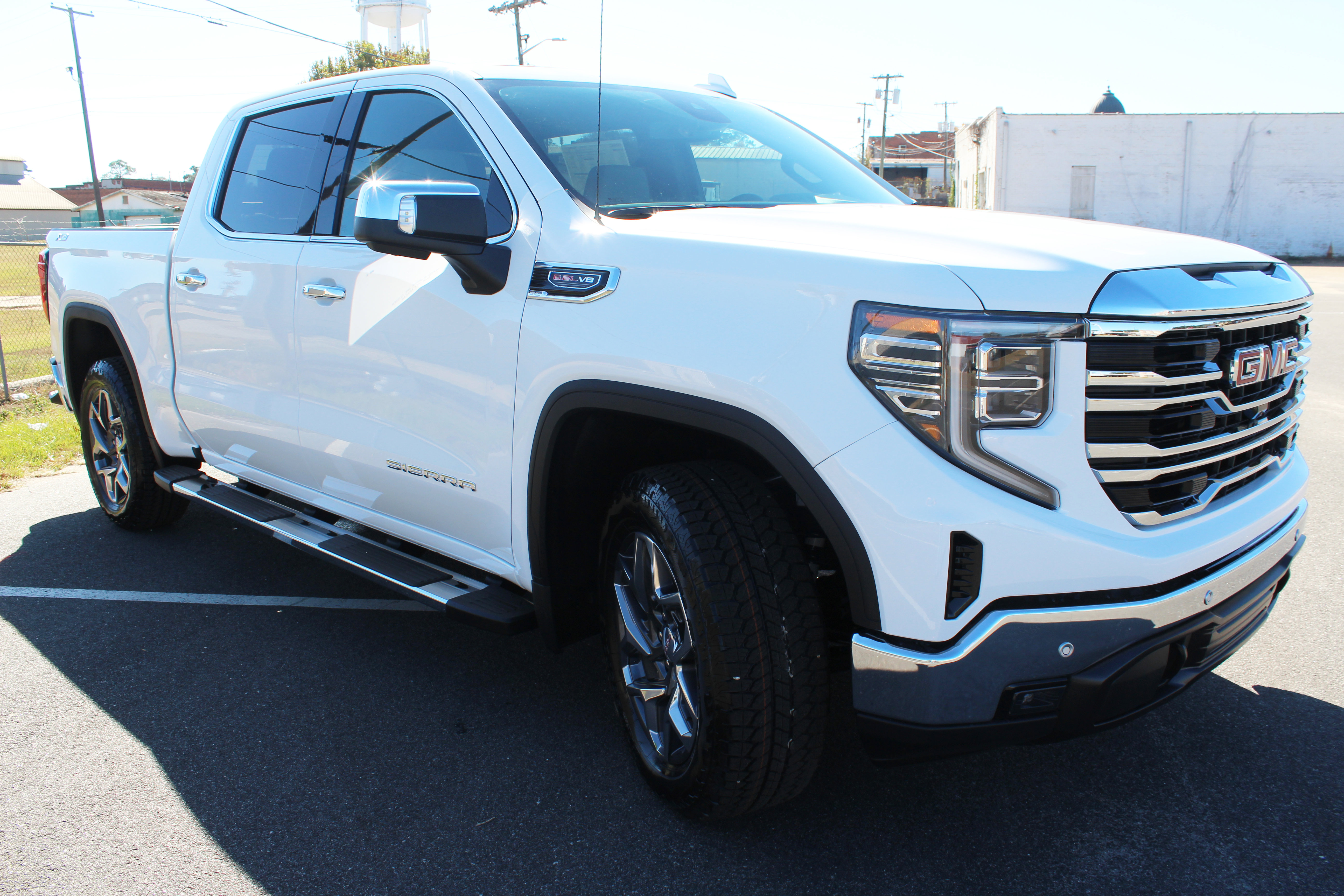 New 2026 GMC Sierra 1500 SLT image 18