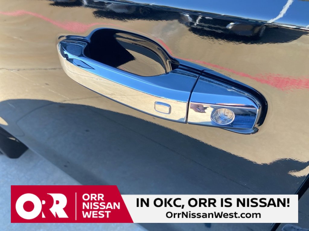 Used 2025 Chevrolet Silverado 1500 LTZ image 12