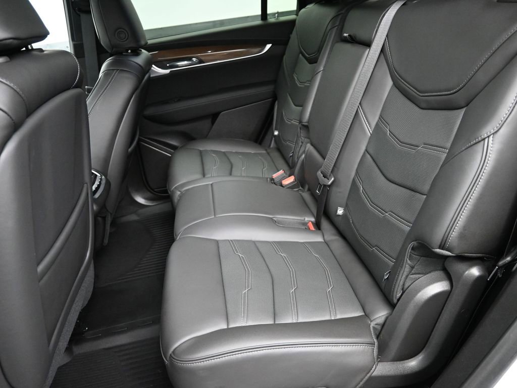 Certified 2025 Cadillac XT6 Premium Luxury w/ Platinum Package image 15