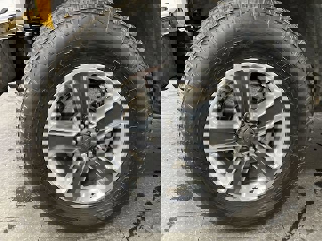 Used 2019 Jeep Wrangler Unlimited Sahara image 33