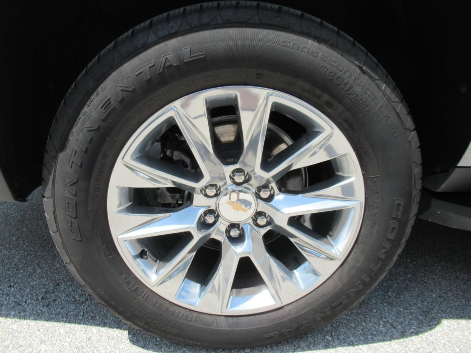 Used 2026 Chevrolet Suburban Premier AWD/4WD image 8