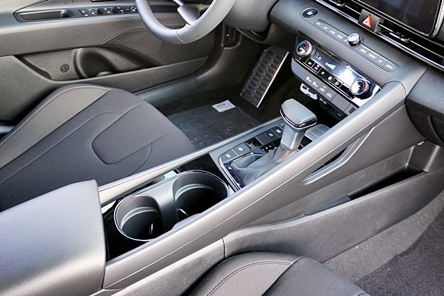 New 2026 Hyundai Elantra Sport FWD image 14