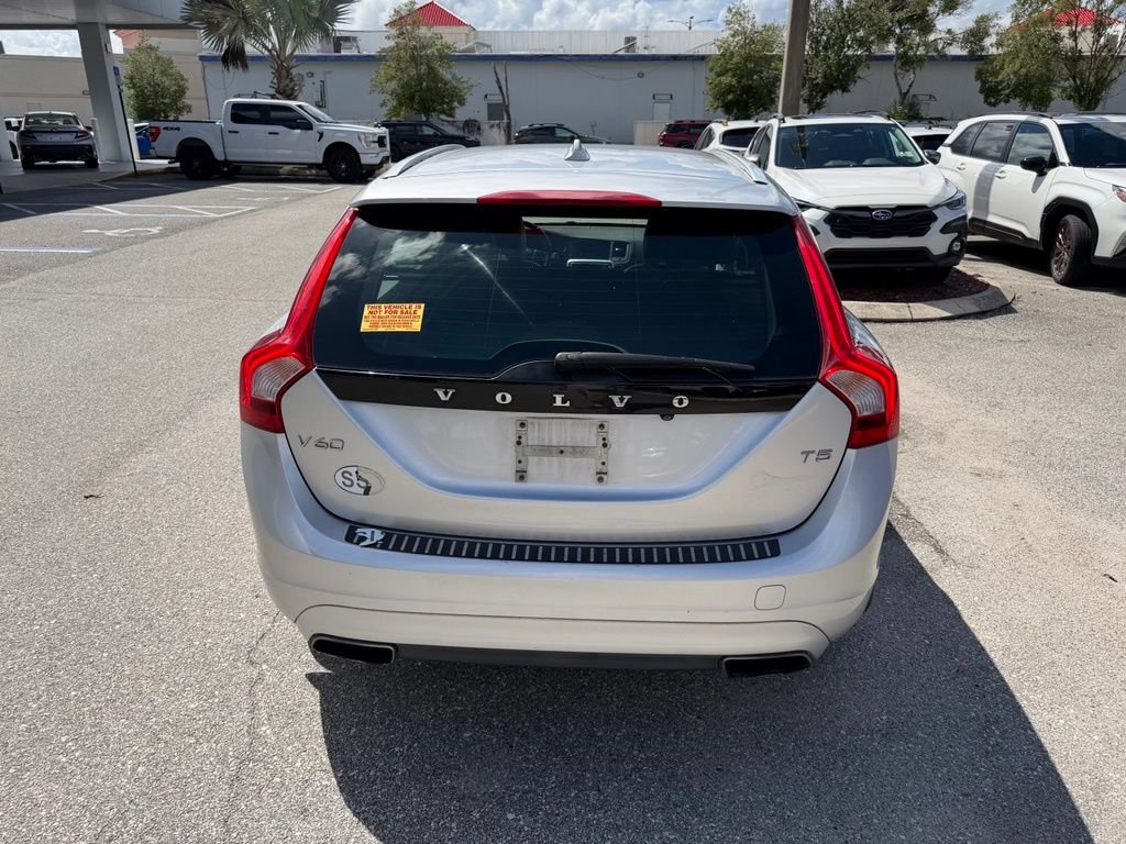 Used 2017 Volvo V60 T5 Premier w/ Convenience Package FWD image 6