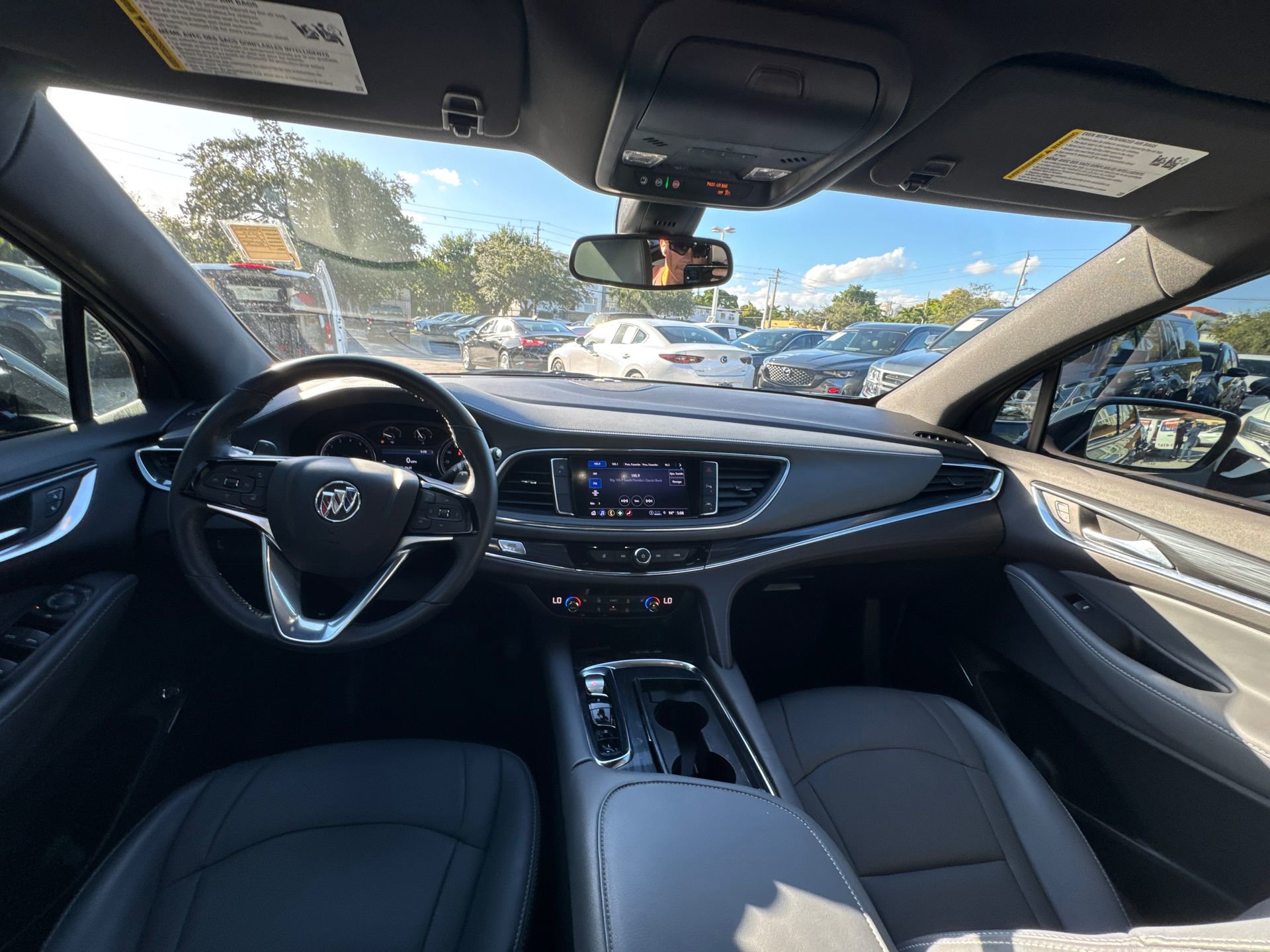 Certified 2024 Buick Enclave Essence image 27