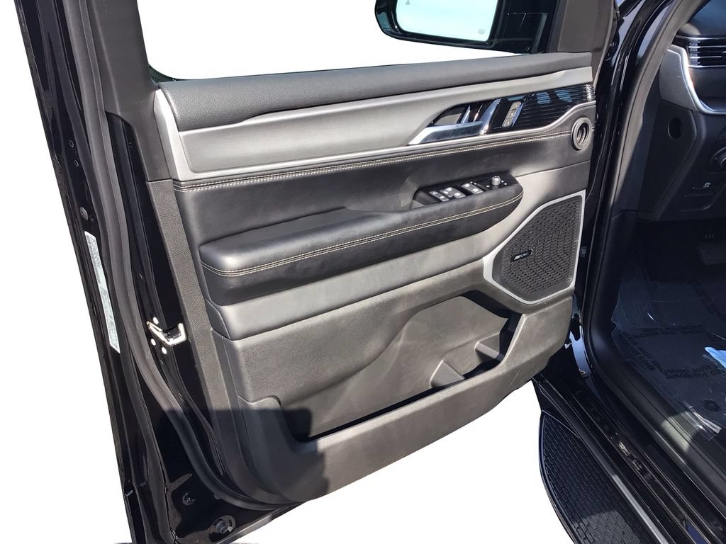 New 2026 Jeep Grand Wagoneer Limited AWD/4WD image 20