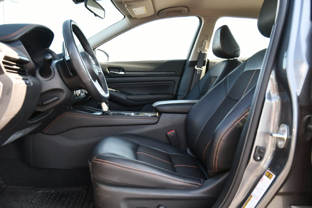 Used 2022 Nissan Altima 2.5 SR FWD image 15