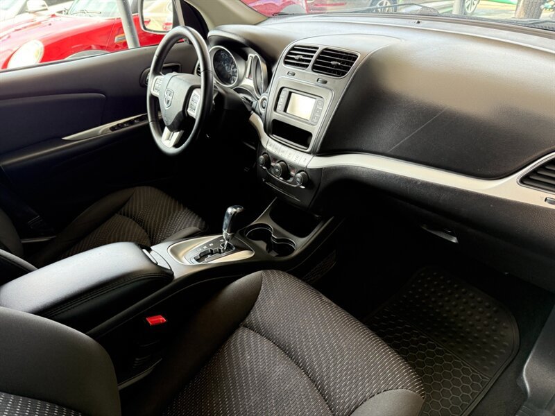 Used 2019 Dodge Journey SE w/ Premium Group FWD image 28