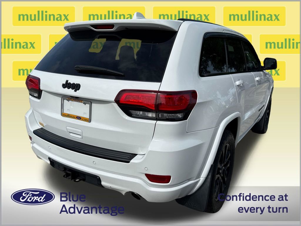 Used 2018 Jeep Grand Cherokee Altitude RWD image 4