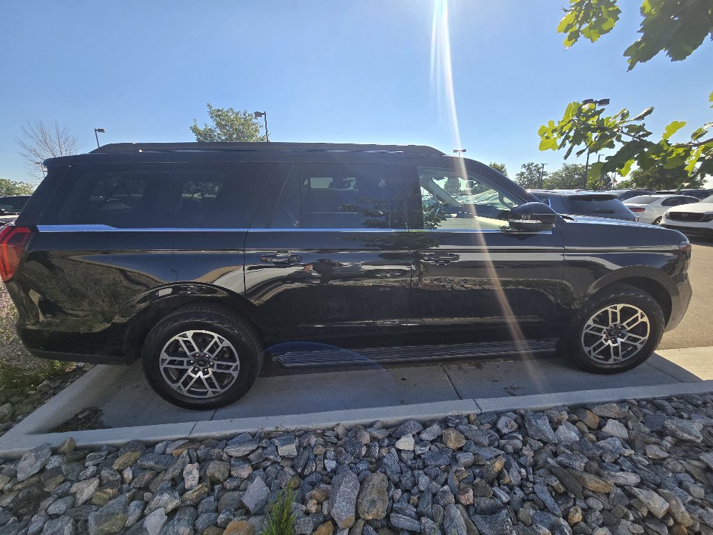 Used 2025 Ford Expedition Max Active AWD/4WD image 13