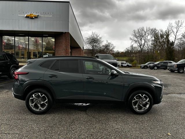 New 2026 Chevrolet Trax LT w/ Driver Confidence Package image 2