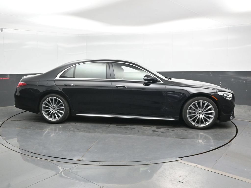 Used 2022 Mercedes-Benz S 580 4MATIC Sedan image 3