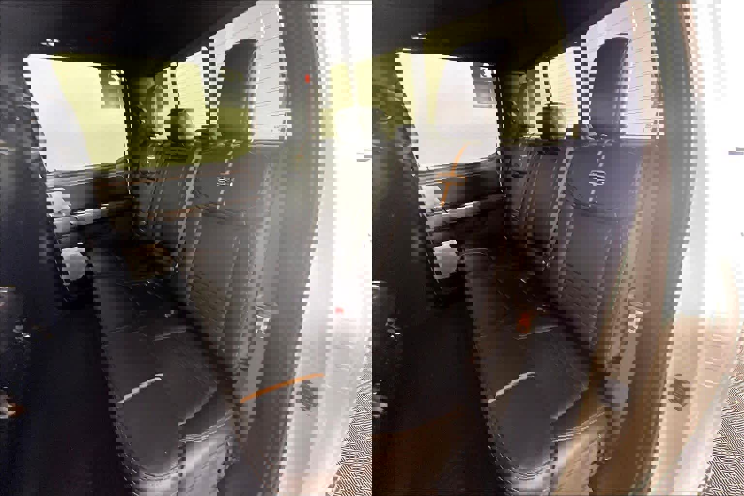 Used 2024 Ford F250 Platinum w/ FX4 Off-Road Package image 19