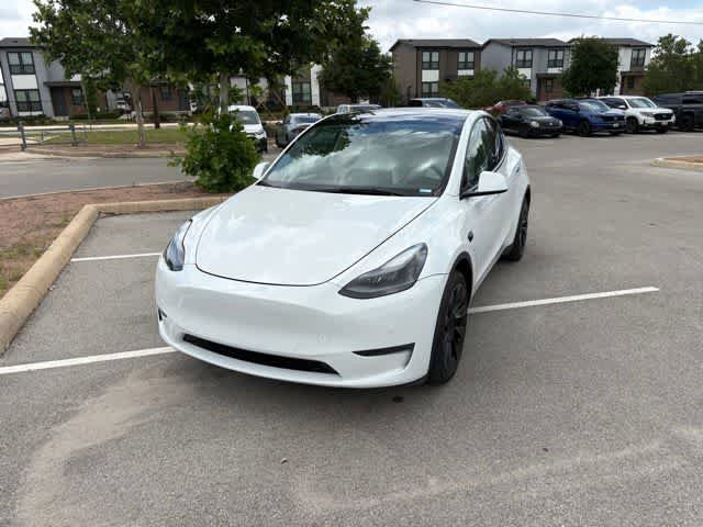 Used 2024 Tesla Model Y Long Range AWD/4WD image 1