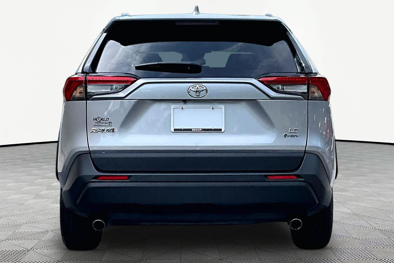 Certified 2025 Toyota RAV4 LE AWD/4WD image 5