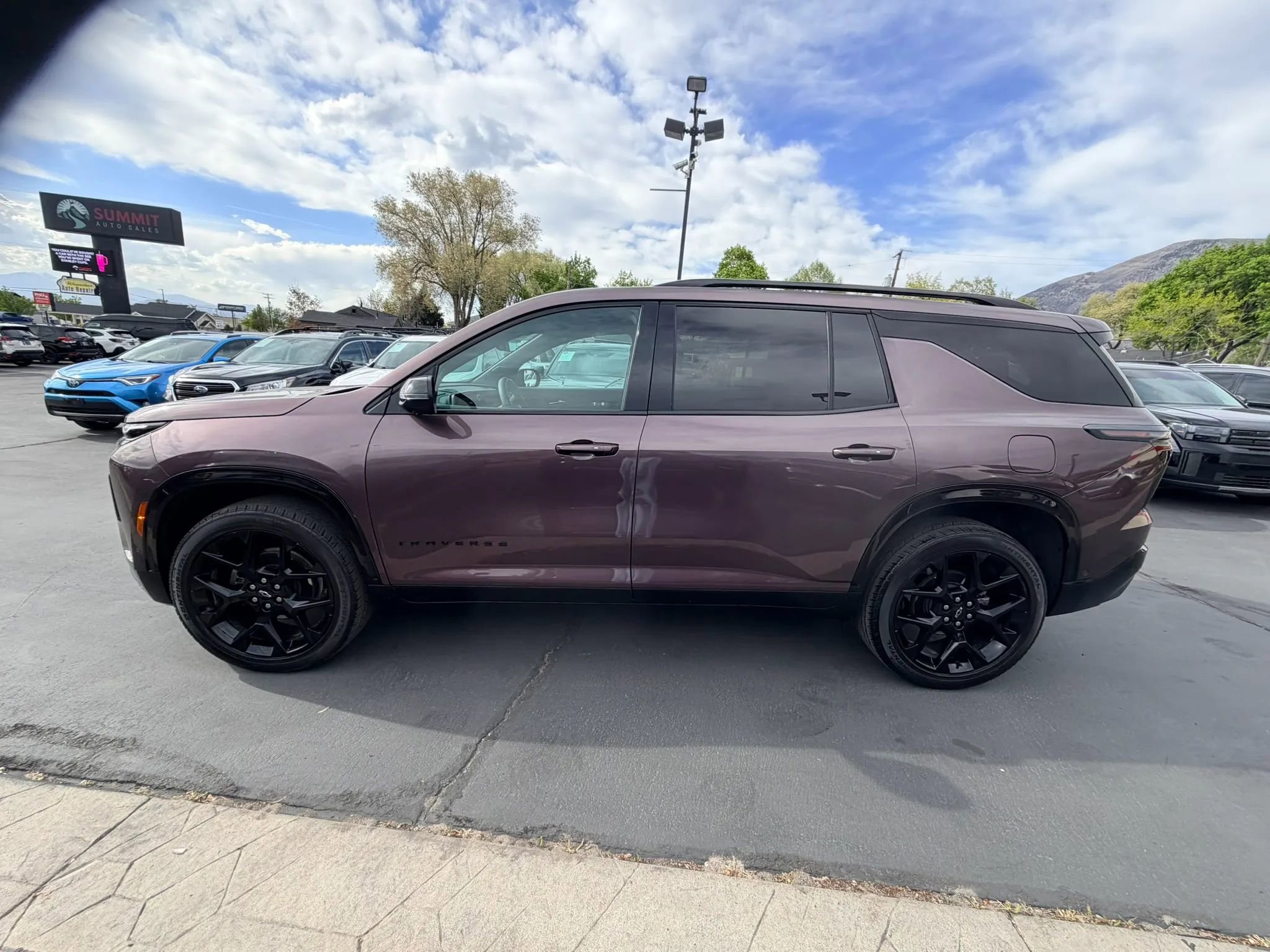 Used 2024 Chevrolet Traverse RS image 7