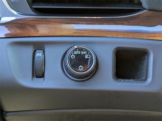 Used 2015 Cadillac Escalade Premium image 26