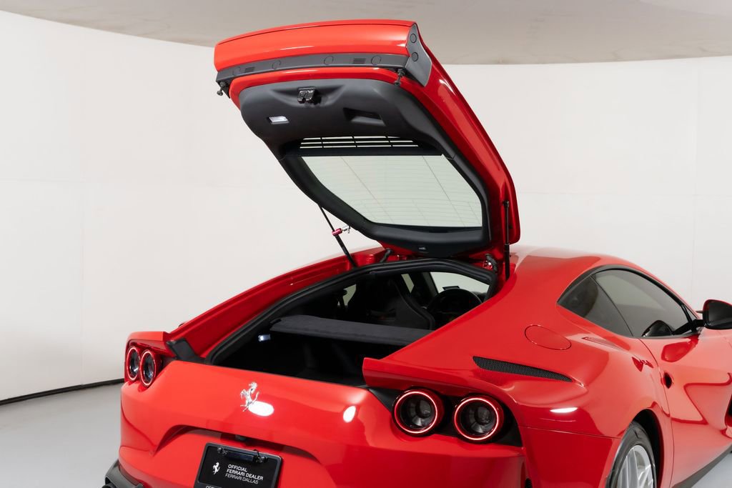 Used 2018 Ferrari 812 Superfast RWD image 17