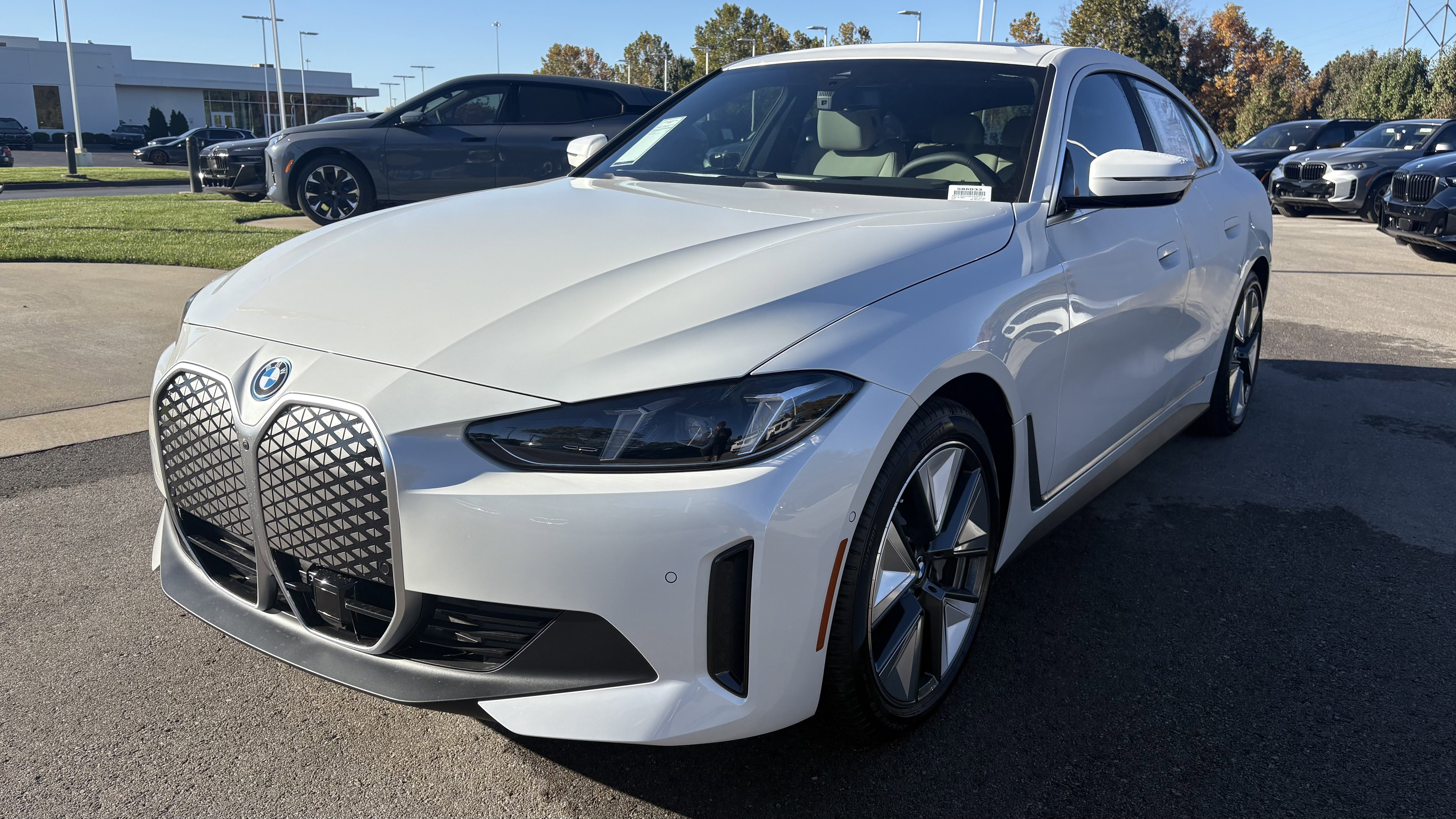 Used 2025 BMW i4 xDrive40i w/ Premium Package AWD/4WD image 5