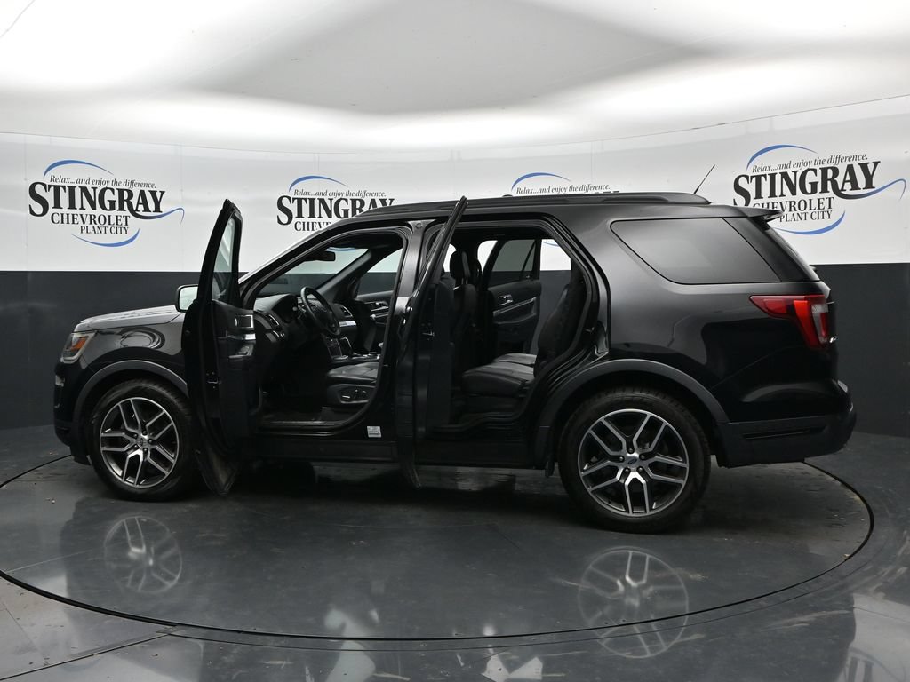 Used 2018 Ford Explorer Sport w/ Equipment Group 401A AWD/4WD image 37
