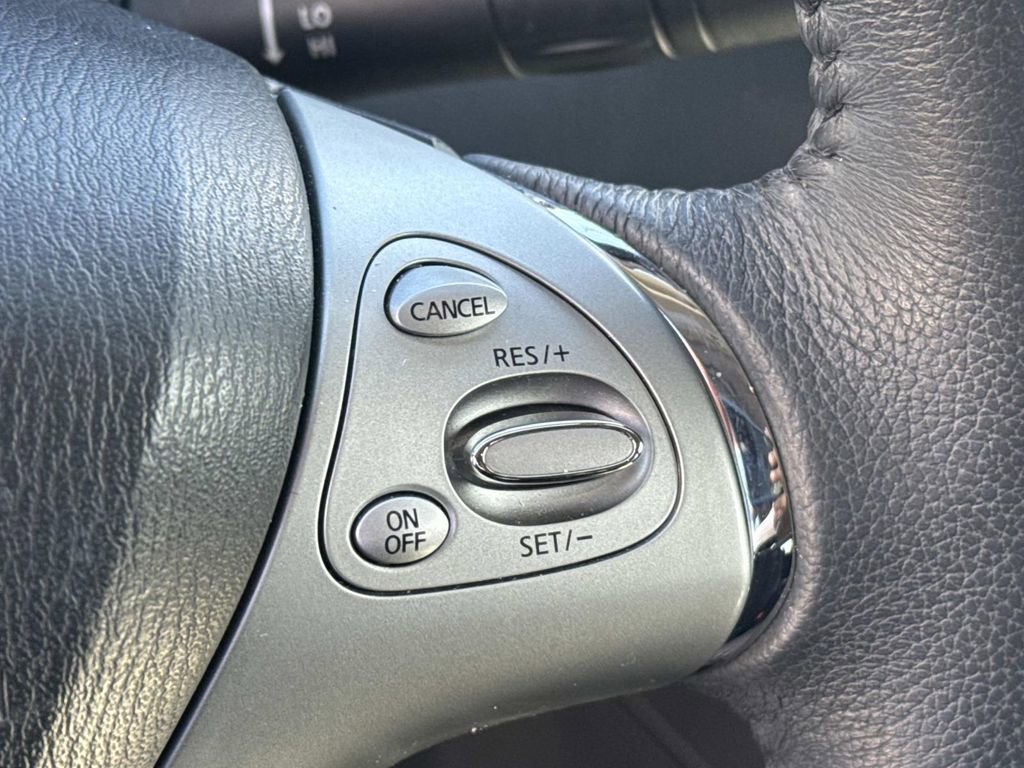 Used 2018 Nissan Murano SV image 23