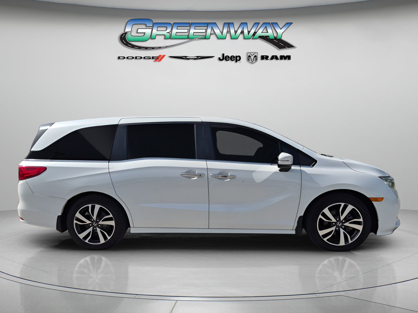 Used 2023 Honda Odyssey Touring image 4