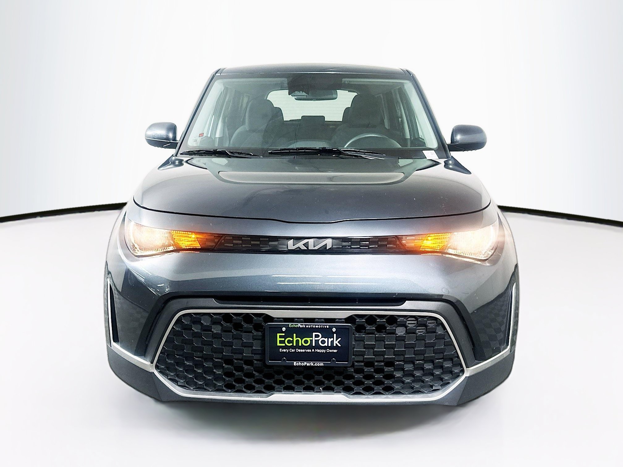 Used 2025 Kia Soul LX w/ LX Technology Package FWD image 2