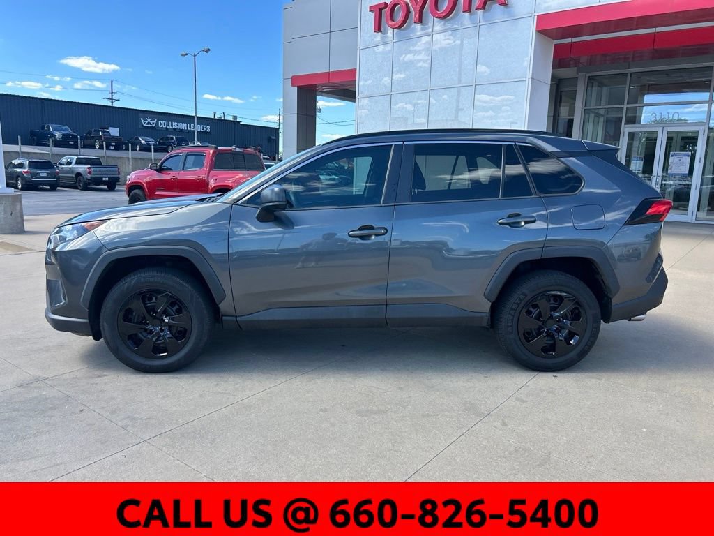 Used 2020 Toyota RAV4 LE FWD image 7
