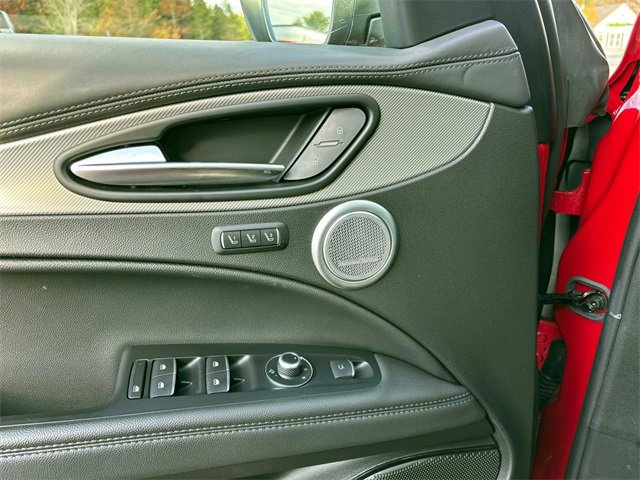 Used 2024 Alfa Romeo Stelvio Veloce image 19