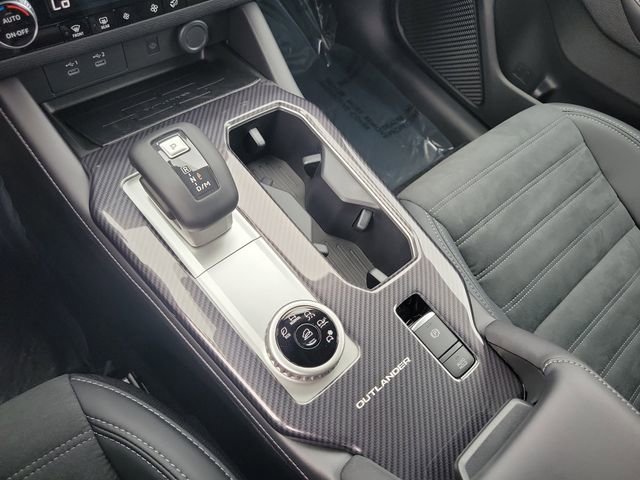 New 2025 Mitsubishi Outlander SE image 33