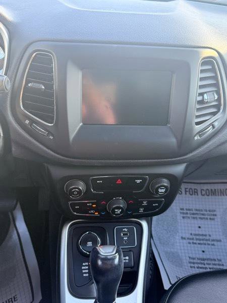 Used 2018 Jeep Compass Latitude w/ Popular Equipment Group image 18