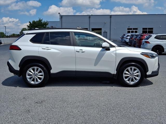 Certified 2022 Toyota Corolla Cross LE w/ Moonroof Package AWD/4WD image 39