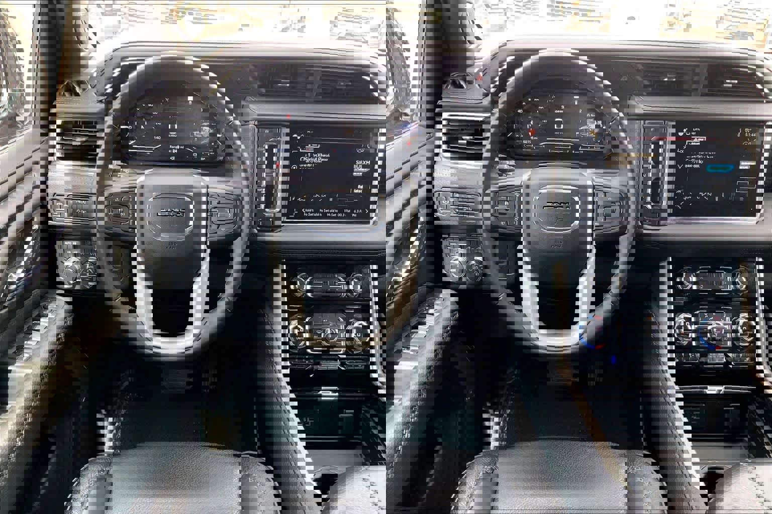 Used 2023 GMC Yukon XL Denali image 5