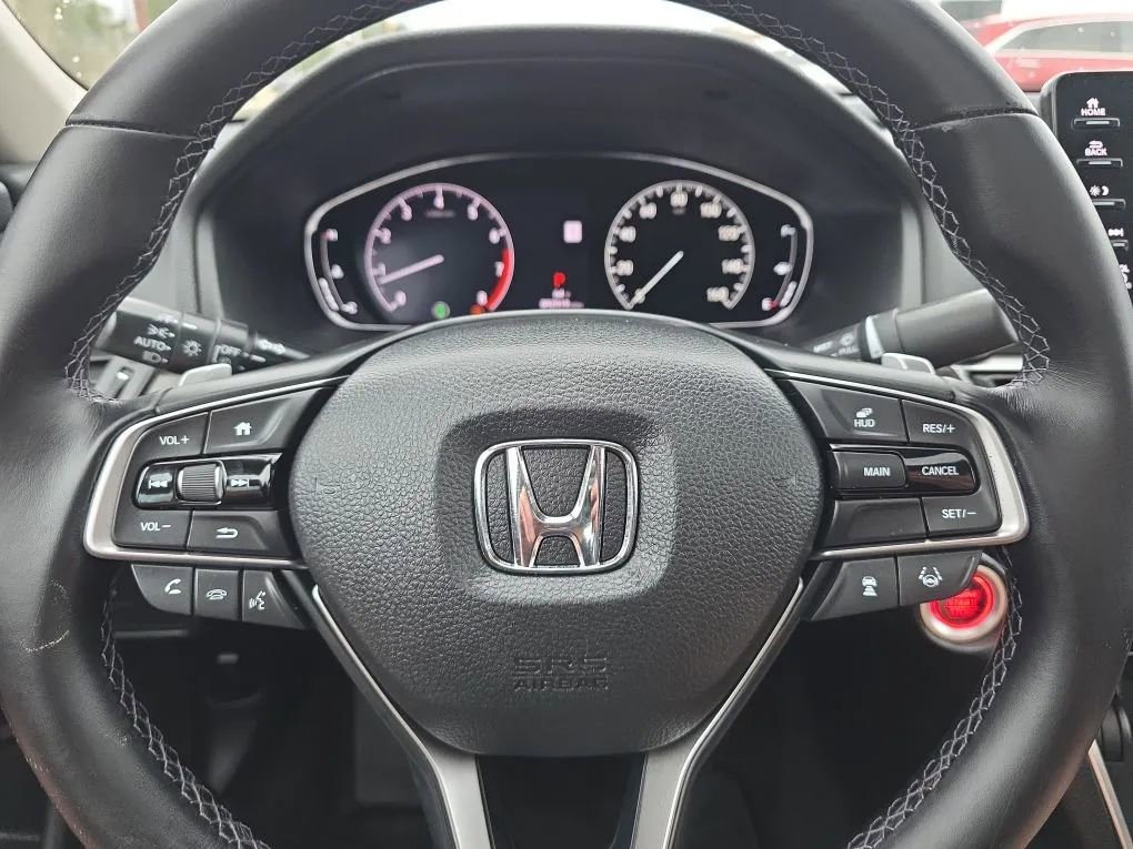 Used 2018 Honda Accord Touring image 18