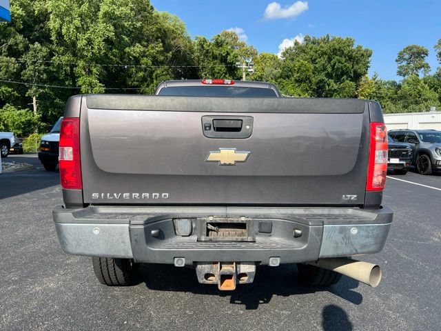 Used 2011 Chevrolet Silverado 2500 LTZ w/ LTZ Plus Package AWD/4WD image 31