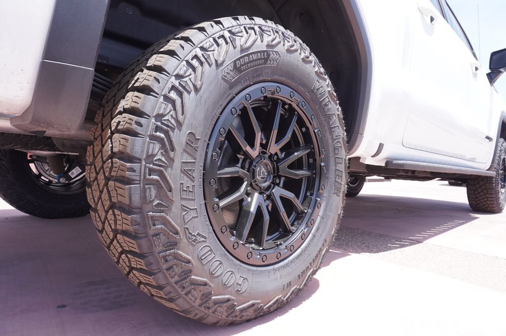 New 2026 GMC Sierra 1500 AT4X AWD/4WD image 7
