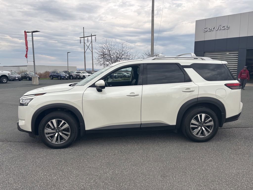 Used 2023 Nissan Pathfinder SL image 4