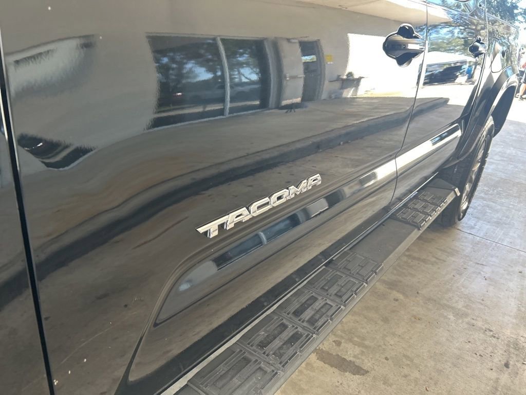 Used 2017 Toyota Tacoma SR5 w/ Tow Package image 14
