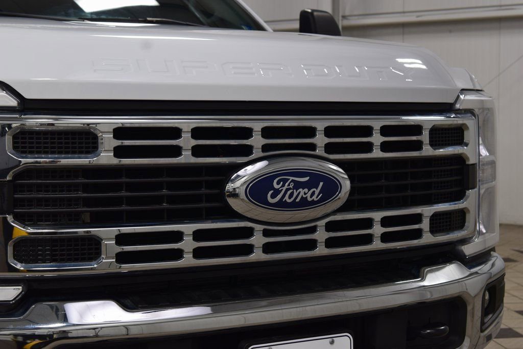 Used 2024 Ford F550 4x4 Crew Cab Super Duty w/ XLT Value Package image 5