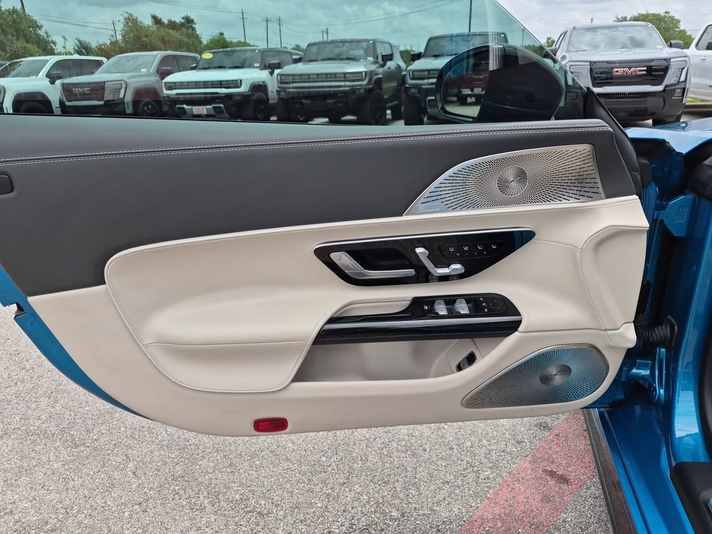 Used 2022 Mercedes-Benz SL 63 AMG 4MATIC image 17
