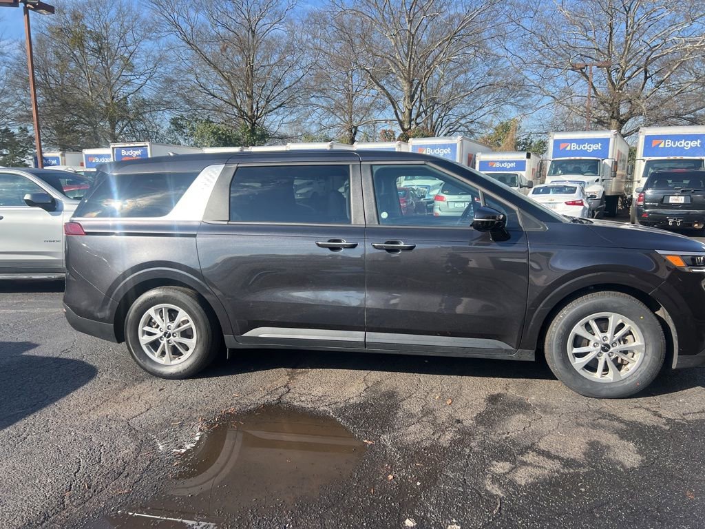 Used 2024 Kia Carnival LX image 6