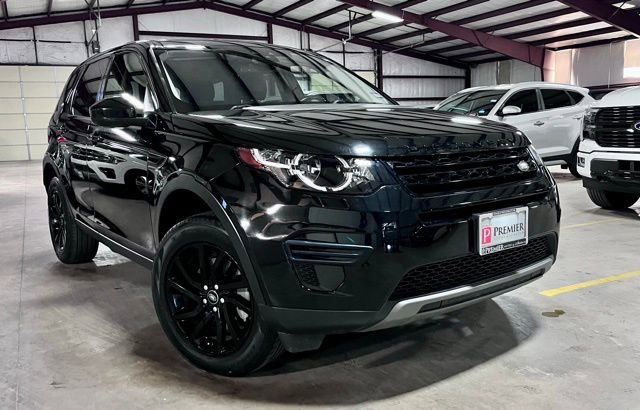 Used 2019 Land Rover Discovery Sport SE AWD/4WD image 1