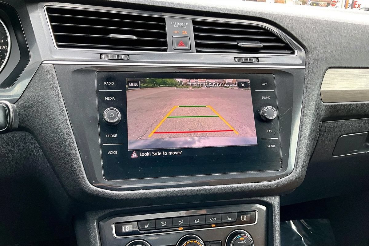 Used 2018 Volkswagen Tiguan SE w/ Panoramic Sunroof Package AWD/4WD image 27