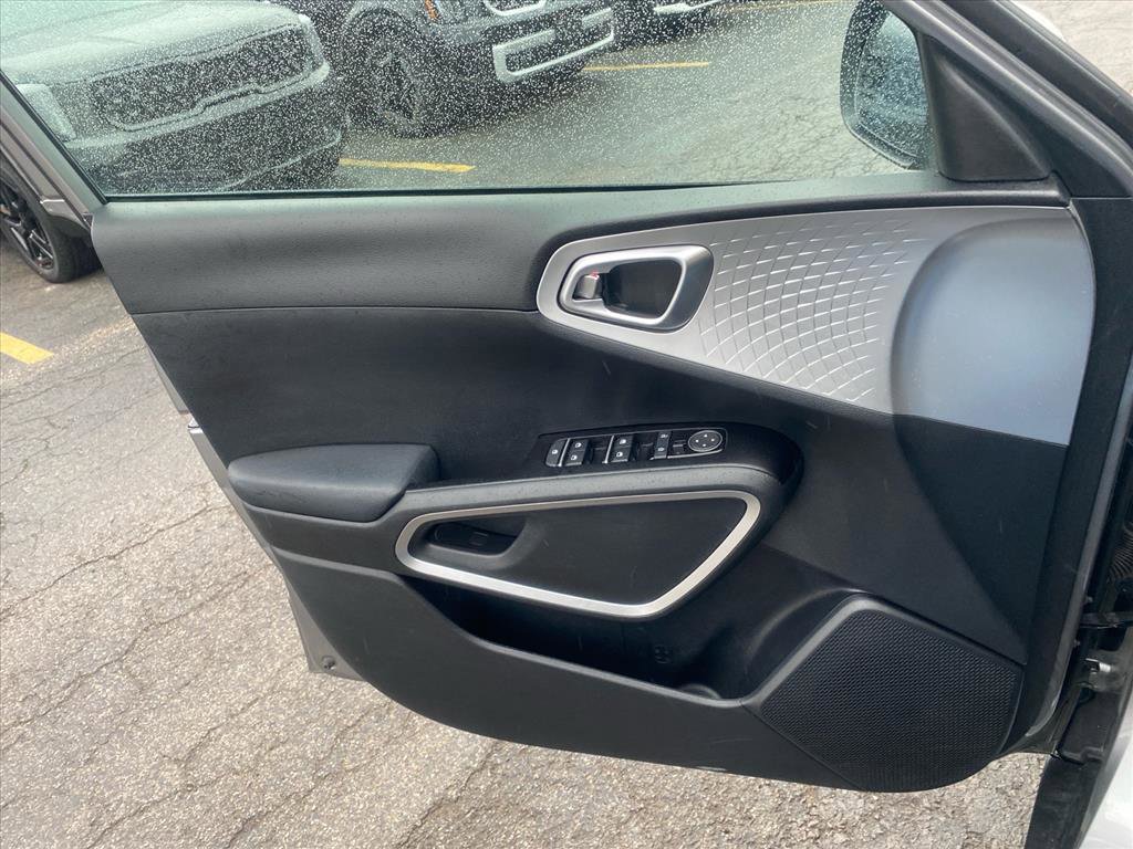 Certified 2023 Kia Soul LX image 21