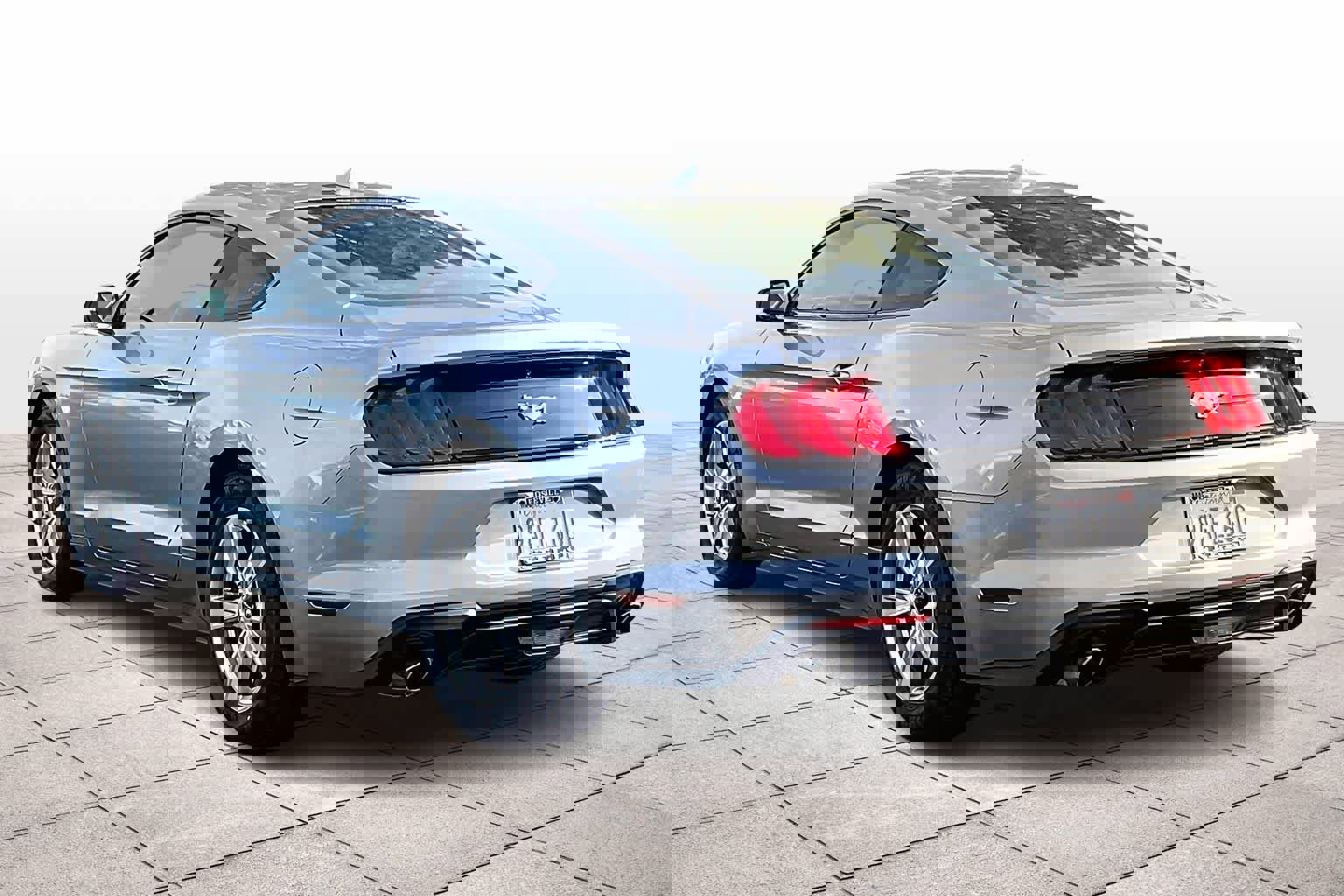 Used 2021 Ford Mustang EcoBoost image 14