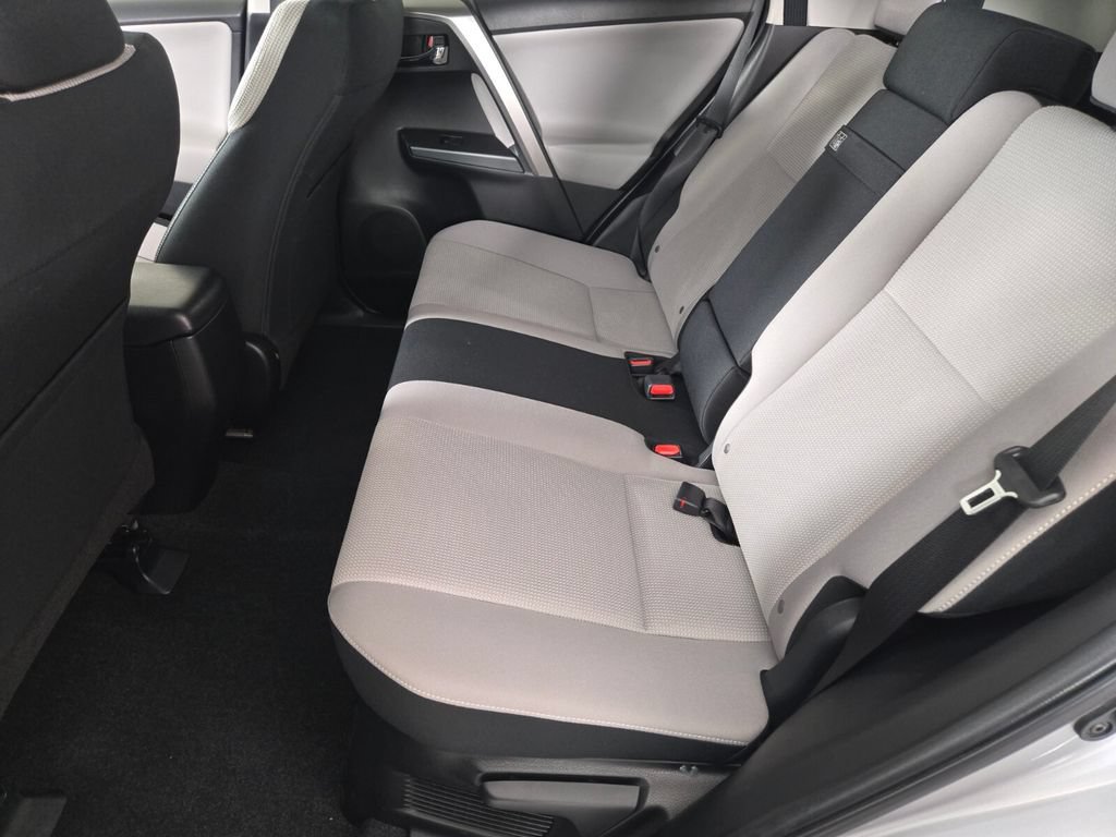 Used 2017 Toyota RAV4 XLE w/ Carpet Mat Package AWD/4WD image 17