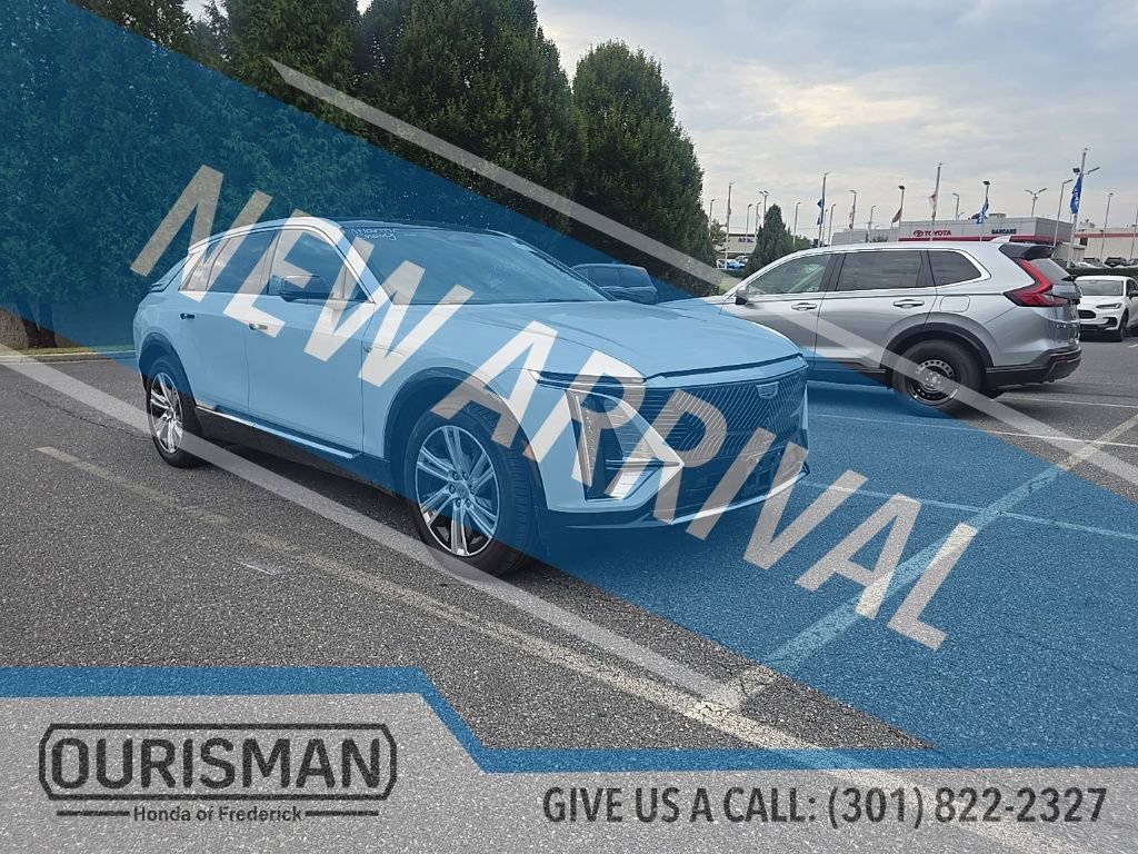 Used 2024 Cadillac Lyriq Tech AWD/4WD image 2