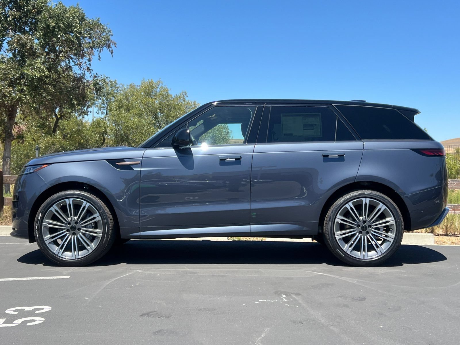 New 2026 Land Rover Range Rover Sport Dynamic SE AWD/4WD image 3