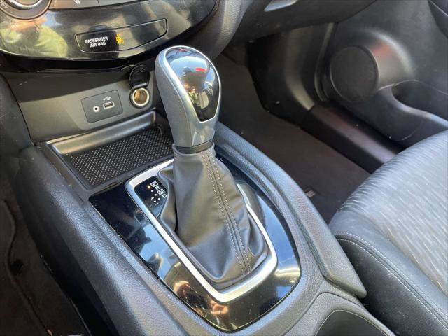 Used 2020 Nissan Rogue S image 26