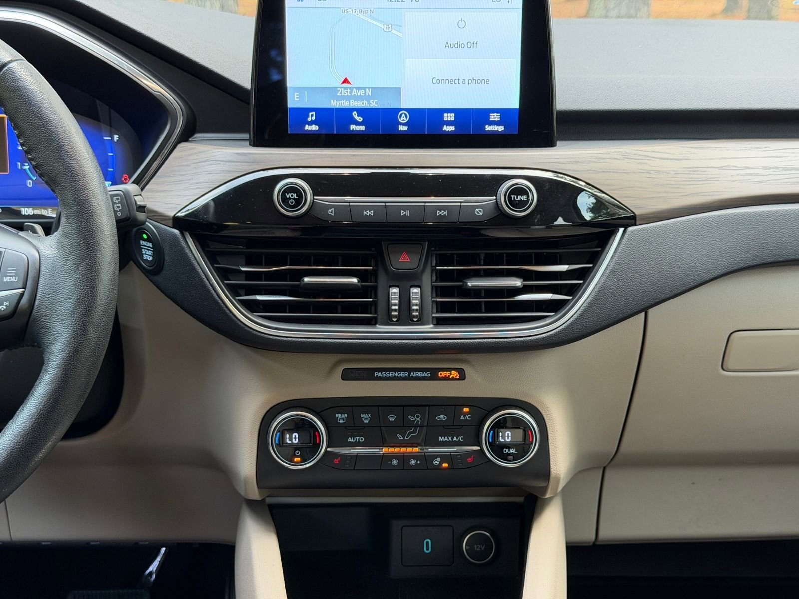 Used 2020 Ford Escape Titanium image 20